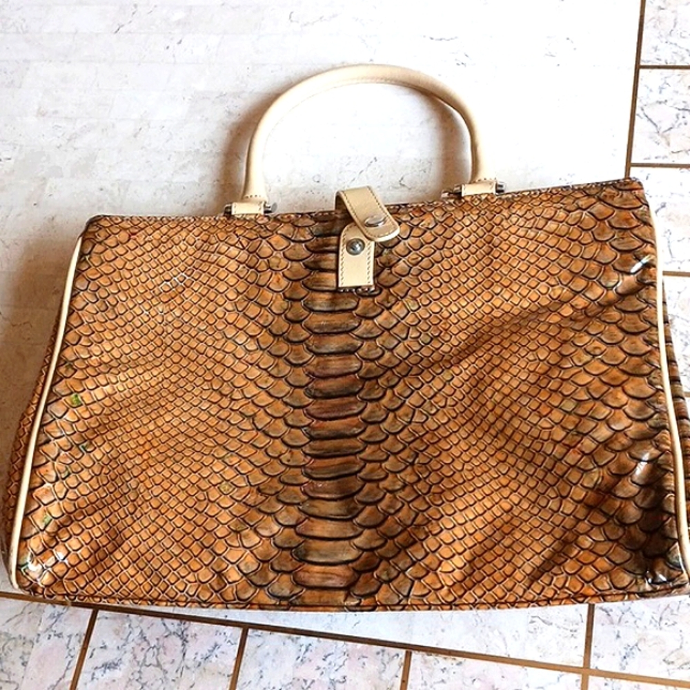 LEATHER HANDBAG/"Danier", 100% Leather "snakeprint" Print,, NEW(unused)
